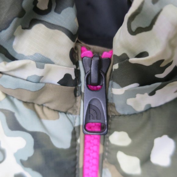 The North Face Camo Puffer Vest Size L - Picture 5 of 11